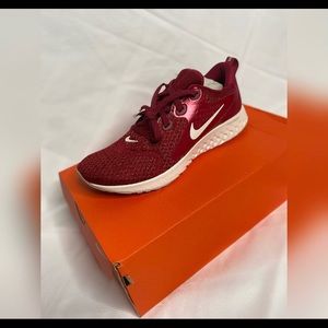 Woman’s Nike Legend React ( FREE MASK)